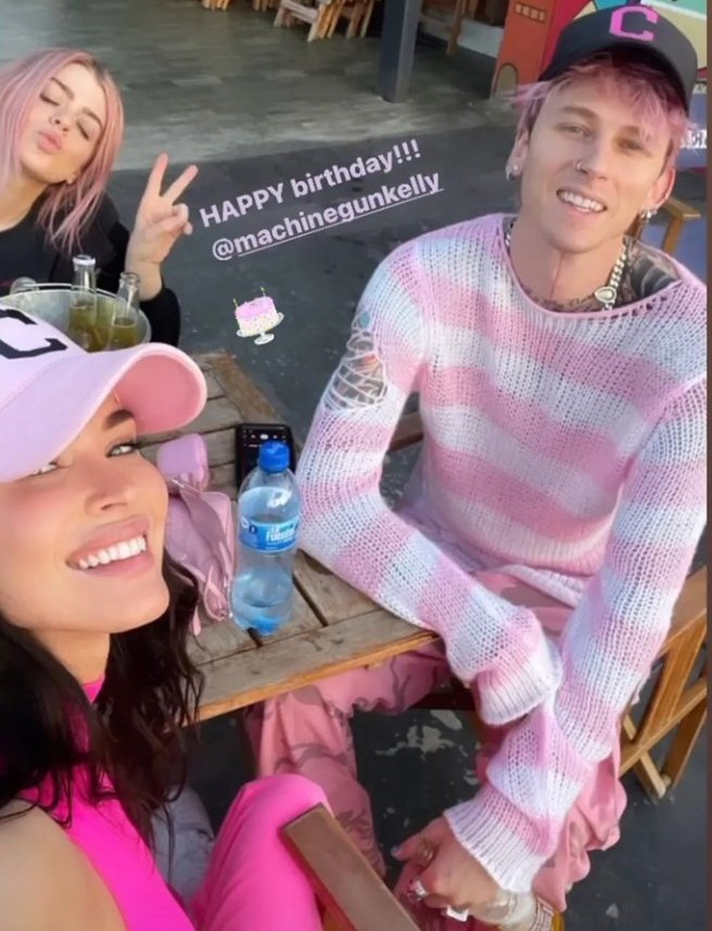 meganfoxcentral's tweet photo. 📸 Megan Fox e Machine Gun Kelly ❤️
#Recente https://t.co/qMADhn41dm
