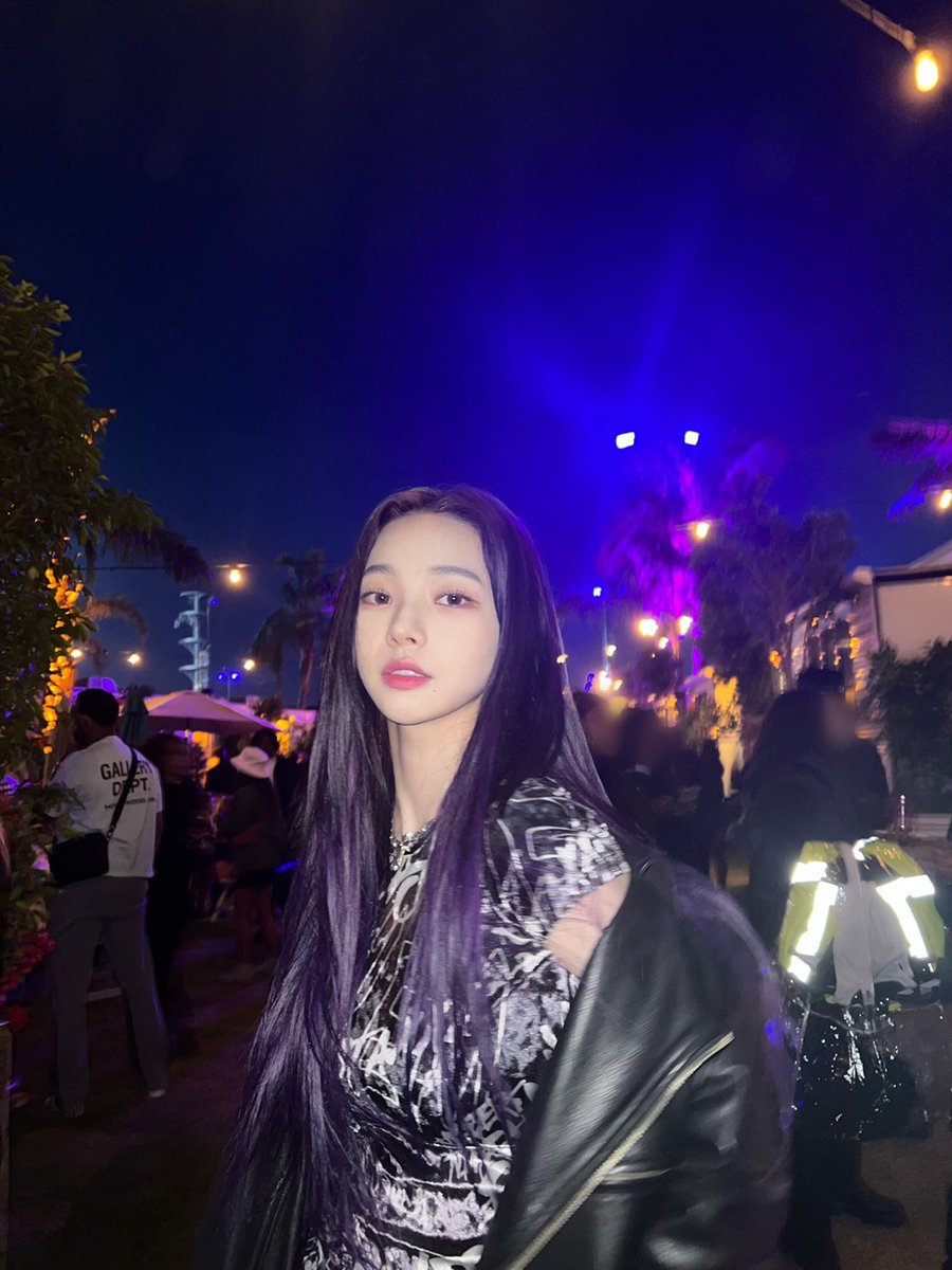 YUJlMIN's tweet photo. Let’s go Coachella! Who wants to join me? https://t.co/a7aoZabQQv
