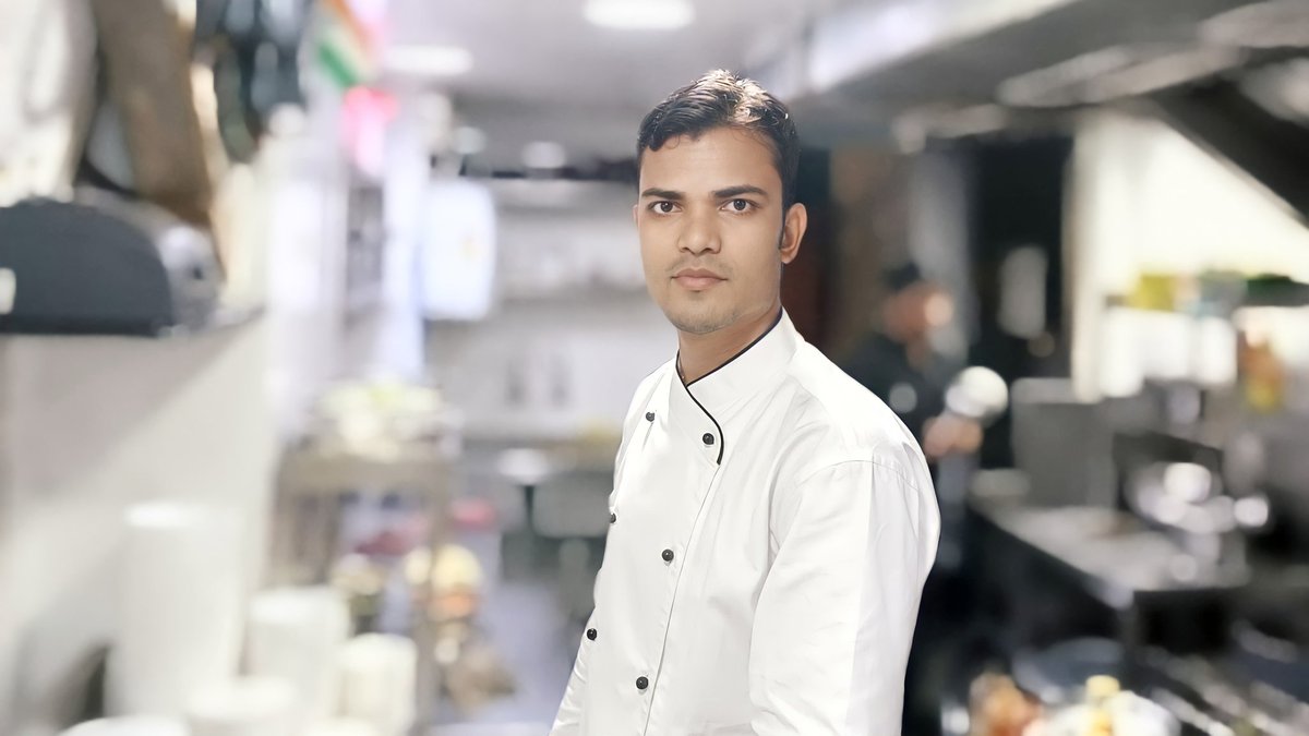 Shahrukhahmed84's tweet photo. 21 Ramadan ❤️❤️❤️
#chefshahrukhahmed #srkahmed
@Shahrukhahmed84
#ramadan
.
.
.
#chef #cheflife #chefsofinstagram #chefsplatform #chefsroll #chefstime #chefstable #cheftalk #chefselection #chefstyle #chefsalert #chefmode https://t.co/SiaI2AzOob