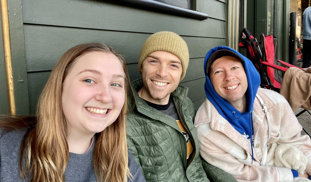 HollandAlex's tweet photo. May or may not have gotten in line at 4:15am https://t.co/01IFM4CLl8