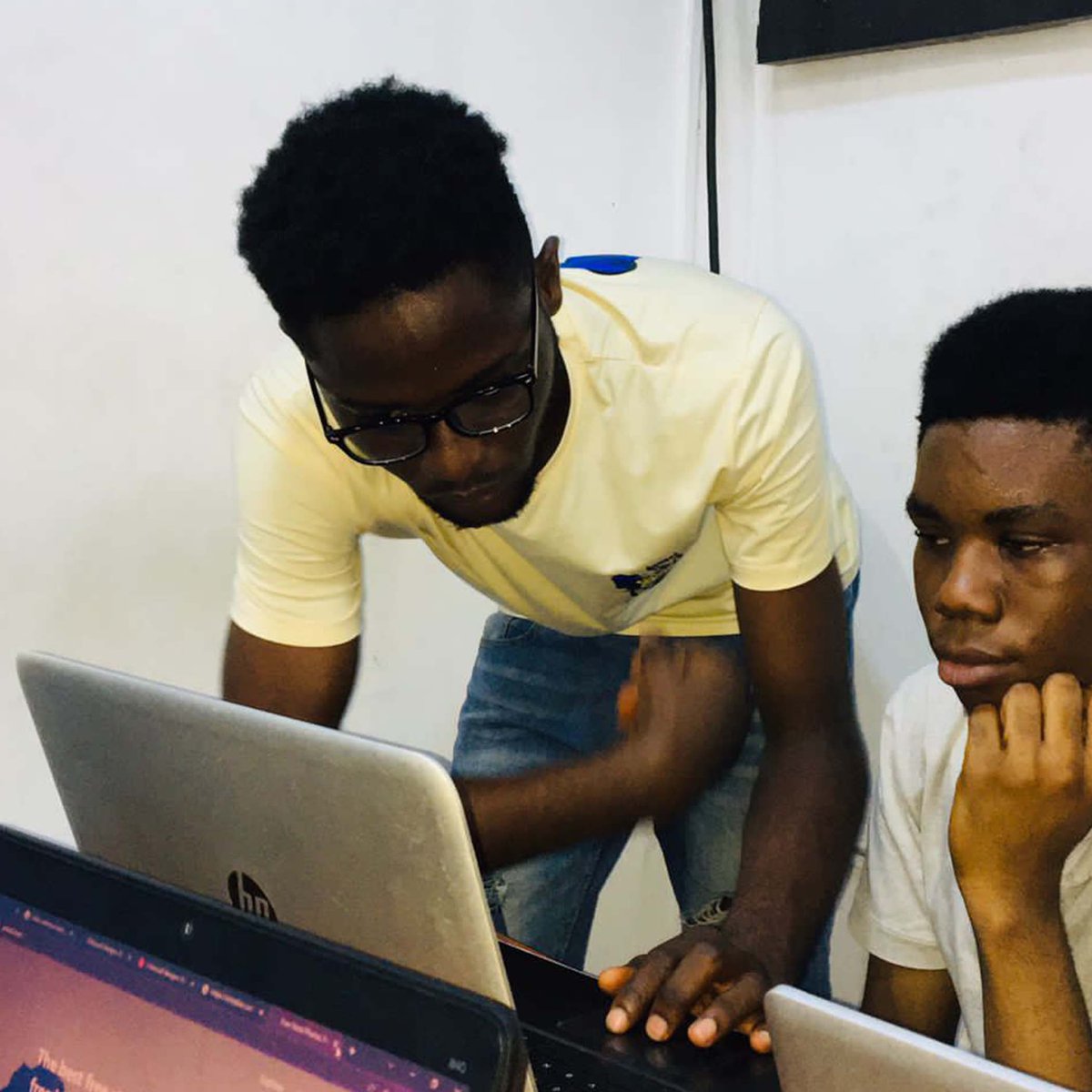 rewodtech's tweet photo. Yesterday, developer Delï Gåd took his students on Web development in his usual enthusiastic way. They are being taught web concepts such as inputs, forms, CRUD operations, Processing data, and saving it. 
#rewod #rewodtechnologies #CRUD #programming #webdevelopment #website https://t.co/1HBBxjMRaV