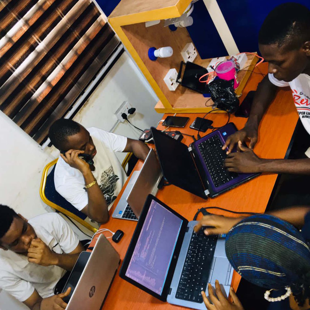 rewodtech's tweet photo. Yesterday, developer Delï Gåd took his students on Web development in his usual enthusiastic way. They are being taught web concepts such as inputs, forms, CRUD operations, Processing data, and saving it. 
#rewod #rewodtechnologies #CRUD #programming #webdevelopment #website https://t.co/1HBBxjMRaV