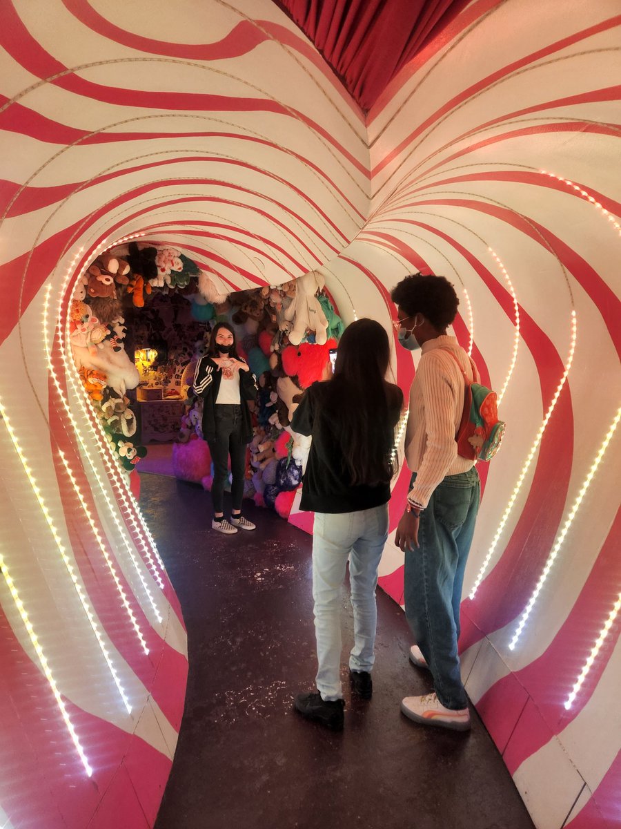 RMSBandsOKC's tweet photo. The RMS 8th Gr Band Ss experienced music and art in a different way this past week. Through appreciation, we can become better musicians.
#musicandvisualartunite
#learningoutsidetheclassroom
#makingmemories
#middleschoolfieldtripfun
#yayband
#thatbanddirectorlife
@FactoryObscura https://t.co/AvjWMzE4PH