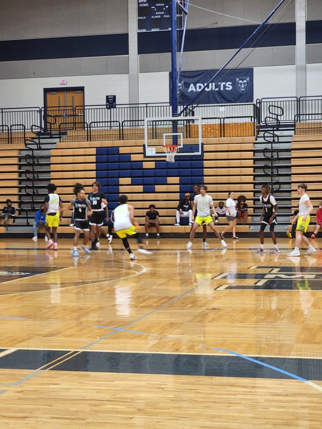 OfficiallyCave's tweet photo. Great Team Win Last Night 77-46
@JordanGimenez9 had 27pts @TyroneSmith02 had 18pts @thejemiahgalli2 had 10pts @TramarCave had 8pts https://t.co/WZpdFnwlGw