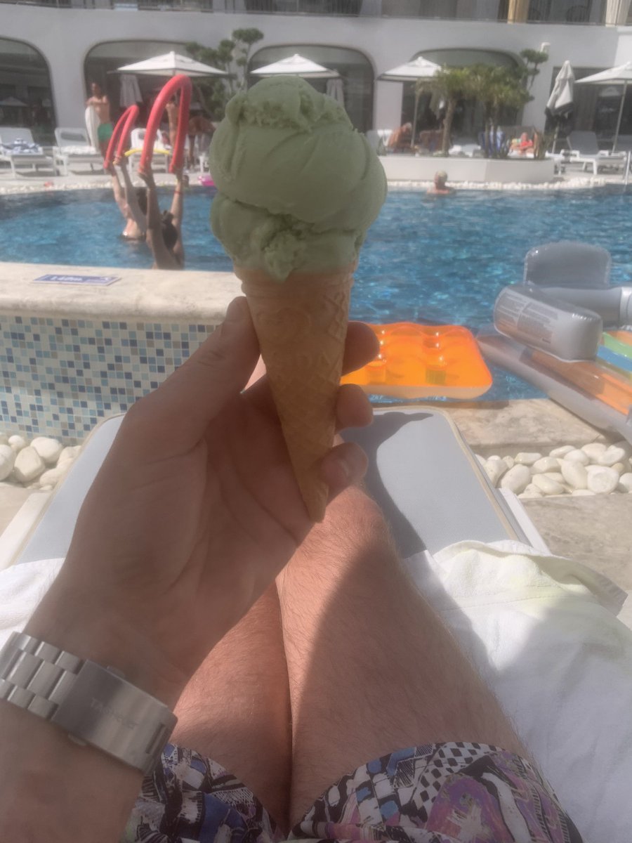 Dom_Jones182's tweet photo. I promised myself while writing my dissertation that when it was all over I was going on holiday. Those countless hours in the library and hours and hours of proofreading are over. ☀️#3rdyearstudent https://t.co/3zSPwmoS1H