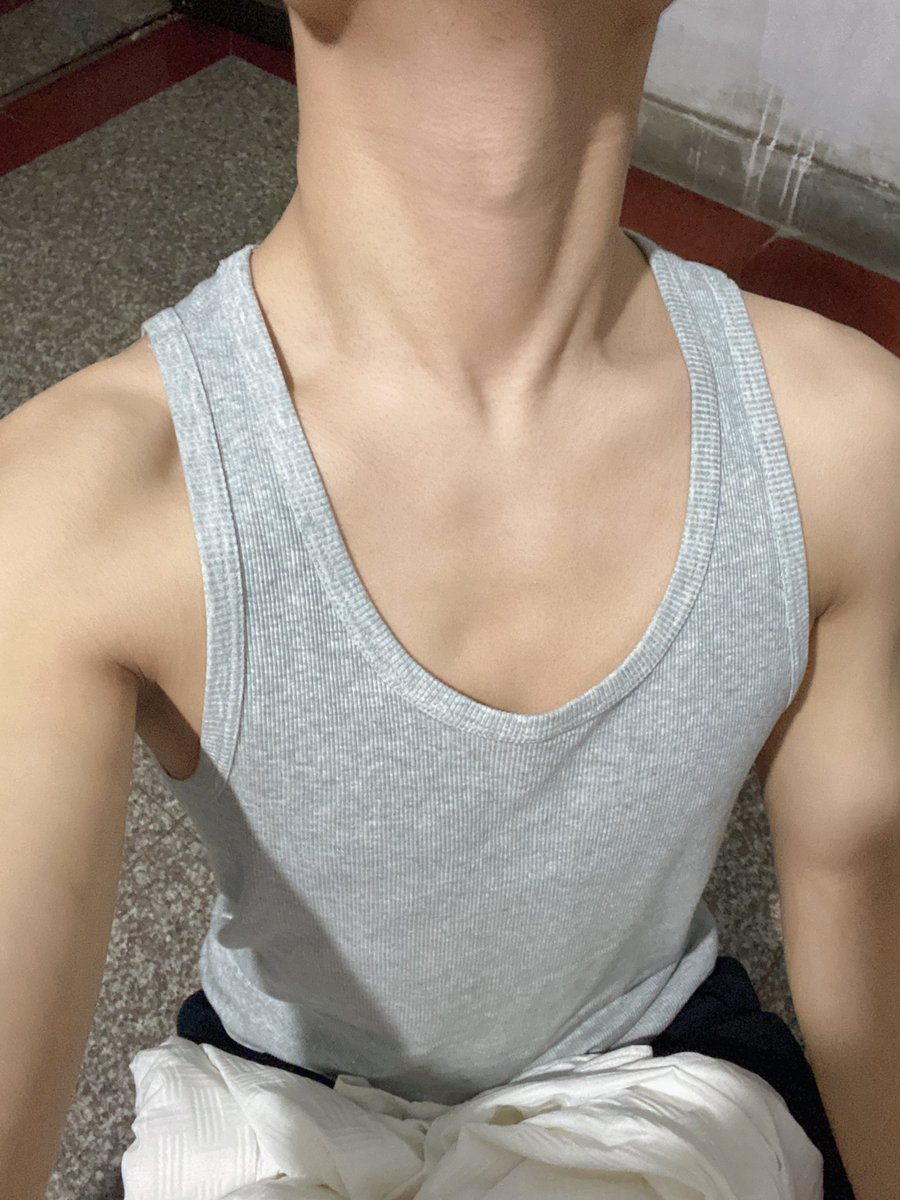 YoungChen08's tweet photo. 瘦了 https://t.co/eq3rQ3SNVF