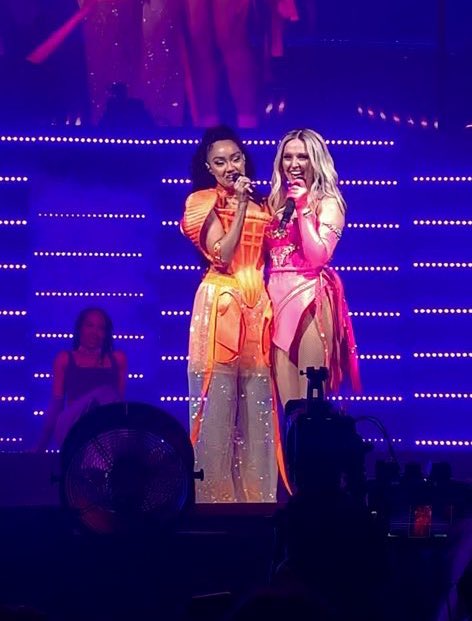 perriesfolklore's tweet photo. i’m sorry but they are so bloody cute i can’t 😩❤️🩹 @LittleMix #LITTLEMIX #ConfettiTour #confetti #lerrie #PerrieEdwards #leighannepinnock https://t.co/KgQD97Zezf