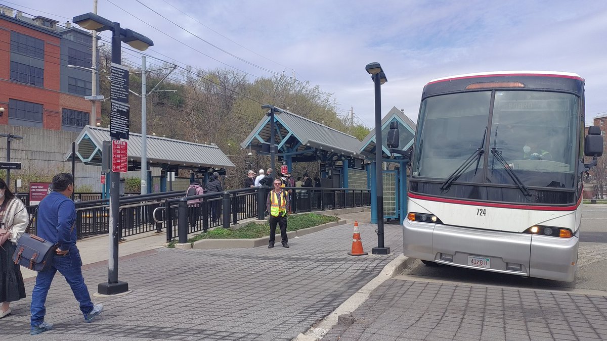Mrele11's tweet photo. .@NJTRANSIT's got SOME NERVE doing this BS when there are major Earth Week events happening today, including the one I'm going to at Liberty State Park.First train at Harismus Cove sat for a while, said it would leave in two minutes, other train left first. @JerseyCity @GovMurphy https://t.co/A9xbdSRtbM