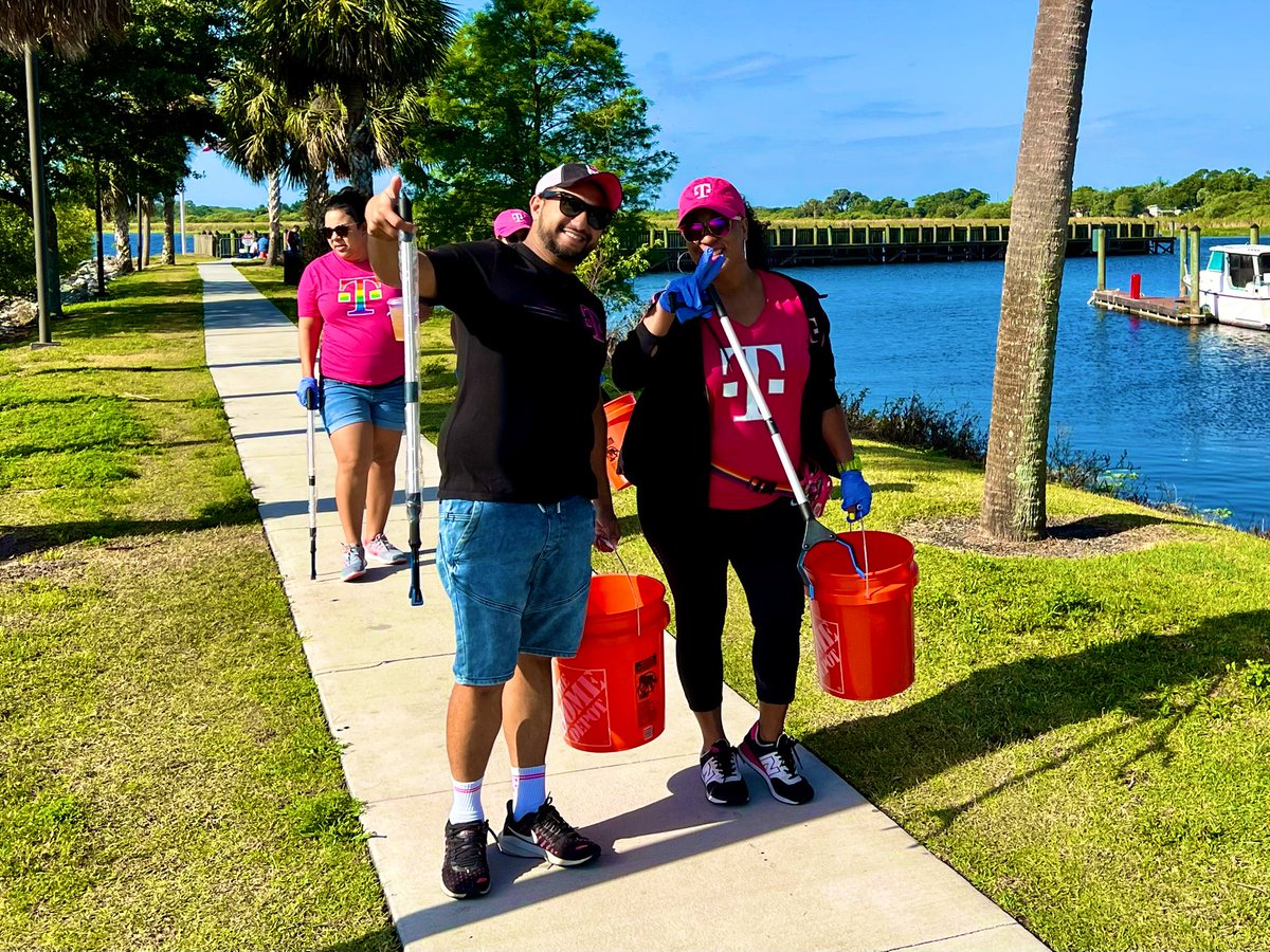 Celebrating Earth Day this morning with the best team in the 🌍, supporting Osceola County and the Commissioner <a href="/cheryl4osceola/">Cheryl Grieb</a> for #TidyUpToho. #DEINorthFloridaChapter #OneTeam  Thank you for the opportunity! #WeWontStop 💪