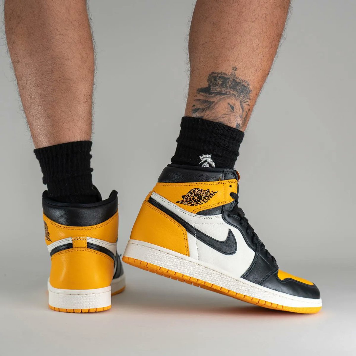 SneakerNews's tweet photo. On-Foot look at the Air Jordan 1 "Yellow Toe" courtesy of @Yankeekicks. Thoughts?
>> https://t.co/kz1TLoKJ9E https://t.co/tHLcI4m669