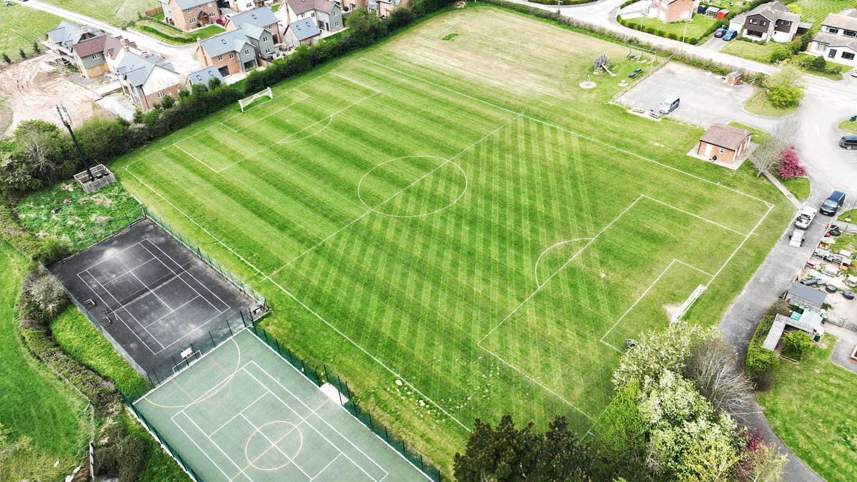 darley_mike's tweet photo. Saturday night football at Marden. A bit of showing off https://t.co/130feWjyFj