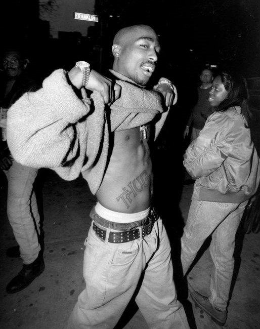GreatRappersOAT's tweet photo. Tupac Shakur https://t.co/Lc23uu5Q0v