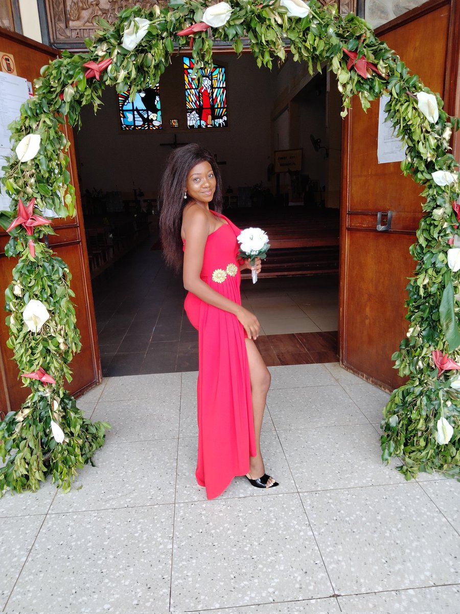 FatiaMBIDA1's tweet image. J'étais une belle demoiselle d'honneur aujourd'hui 😊
Sentez vous salués par mon sourire.
#ProductionTime