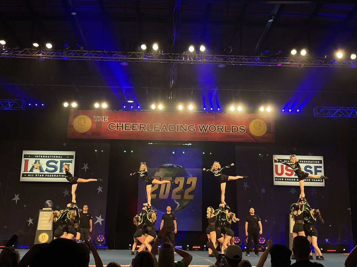 INCREDIBLE JUMPS &amp; HELLOOO UNI’S Alberta Cheer Empire (Canada) - Synergy 💚

#CheerWorlds2022 #VISA