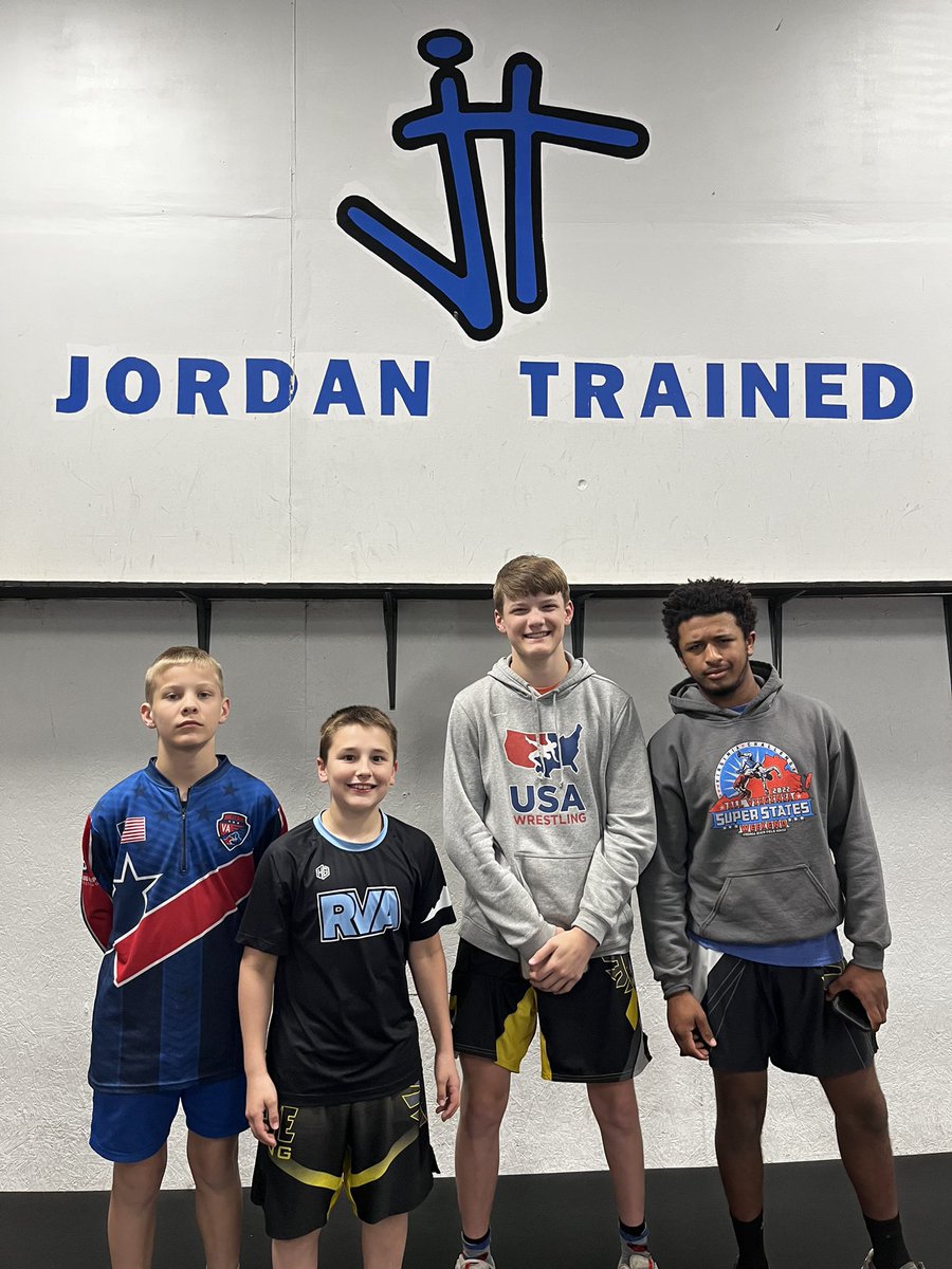 tewaltef's tweet photo. Em and the boys at Jeff Jordan trying to get better! Courtesy of @stickysidedwn #JeffJordan #wrestling https://t.co/37JQAkVnoY