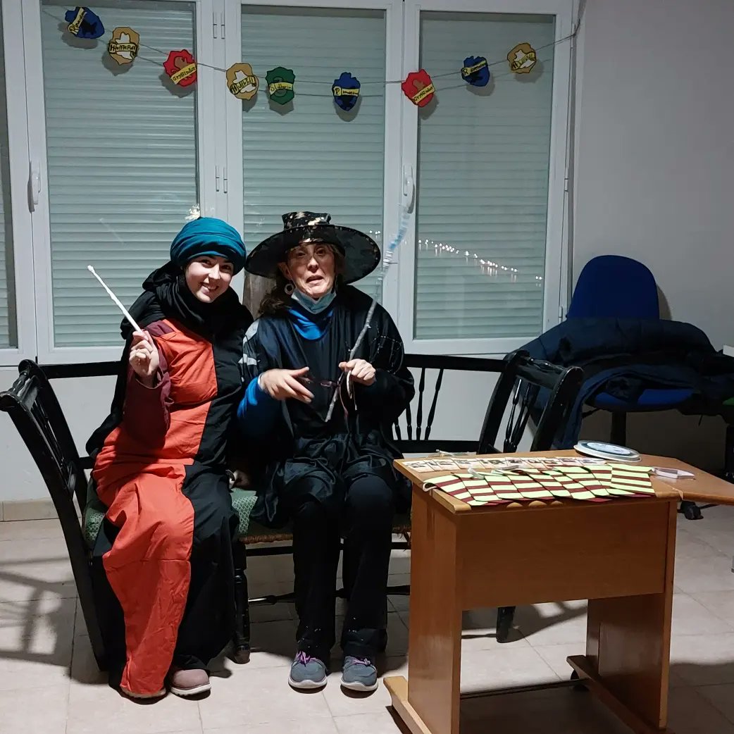gssangabriel's tweet photo. Nuestros lobatos han vuelto a disfrutar del campamento de Semana Santa. Desde Hogwarts les han visitado sus mentoras... https://t.co/YyjRmcPkzb