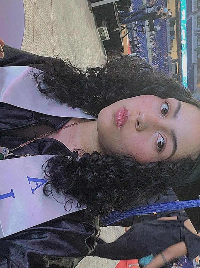 Lisbethcaball18's tweet photo. I am here!!!!
#MDCGrad https://t.co/x7DRDjah8k