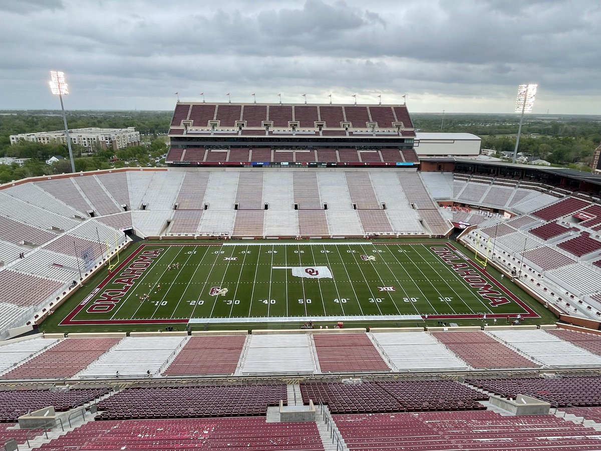 OURadioCrew's tweet image. She's pretty ain't she 😏