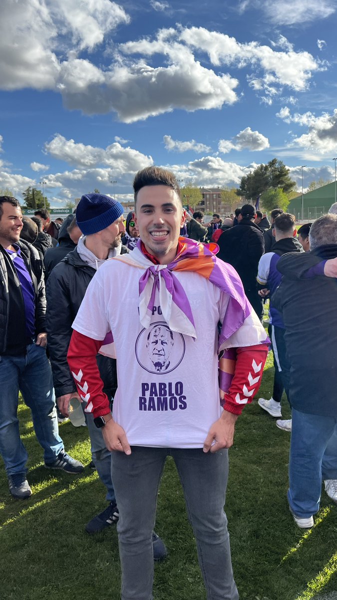 MrLoeches's tweet photo. MI EQUIPO ES DE 2RFEF!!! SABÍA QUE TARDE O TEMPRANO ME PERMITIRÍAN VIVIR ESTO

GRACIAS FÚTBOL!! https://t.co/YfPCPlgWaC