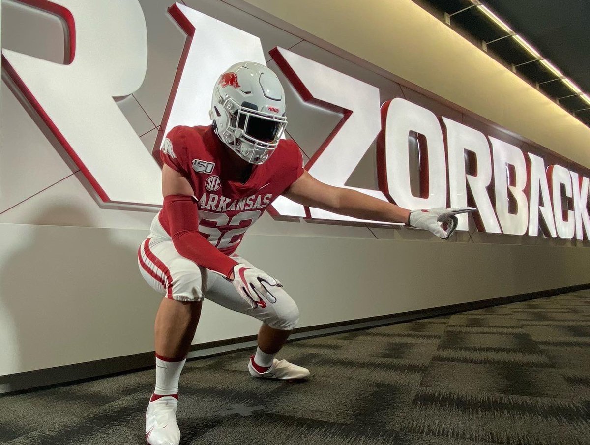 Ezra_Ballinger's tweet photo. Had a great time @RazorbackFB thank you @CoachCKennedy and @CoachYurachek for the opportunity. @CoachSamPittman #WPS https://t.co/yfCjN1fCg1