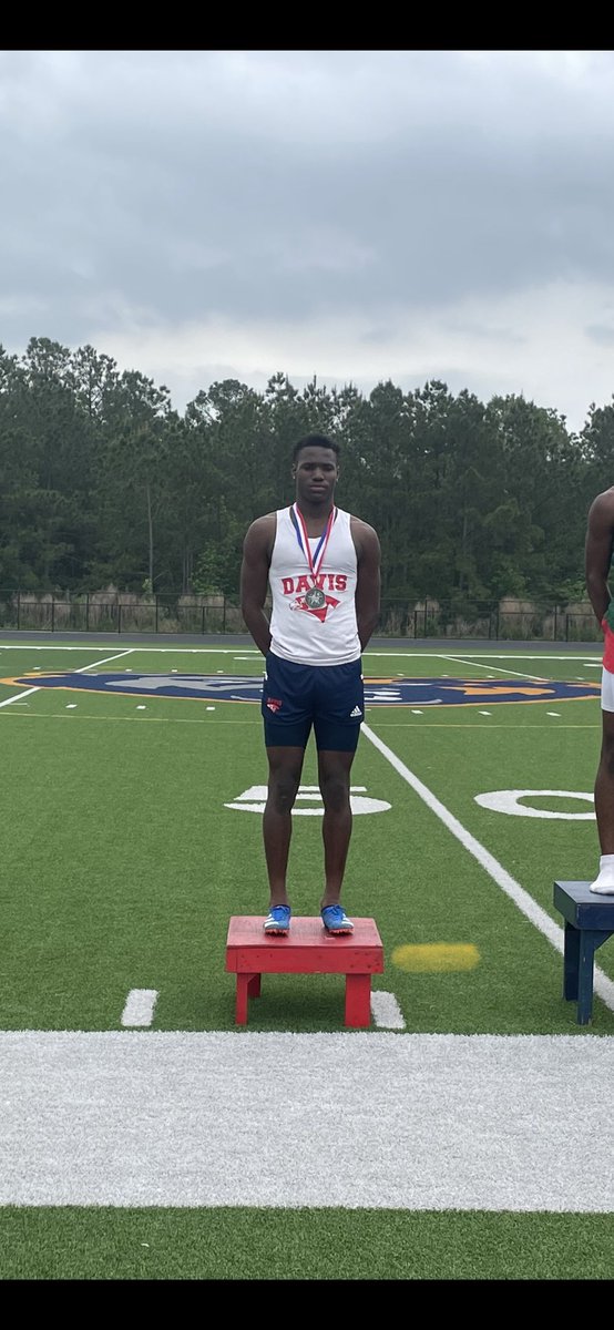 DavisTrack's tweet image. Congratulations young men; Falcon Fast Track squad on qualifying for regionals!  Waco here we come!  Andre Washington 200 meters, Jaydon Thomas 100 meters, Lamon Houston High Jump! Keep Grinding!