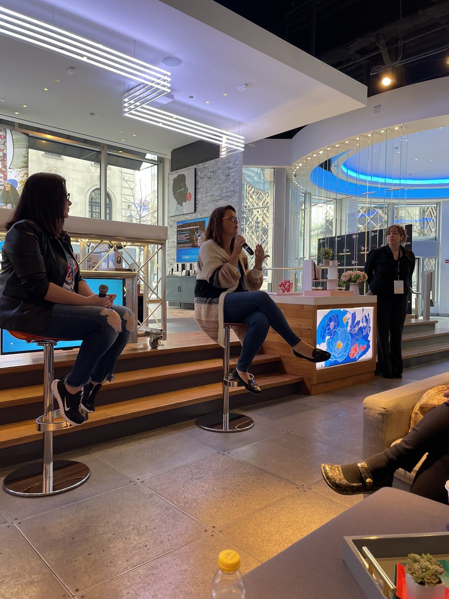 ChicagoHacemos's tweet photo. Meet &amp; Greet was a success! Thank you to the HACEMOS members who took the opportunity to network! #JuntosHACEMOSMas @D_A_Delgado @ac3881 @dl3912 @CynthiaGofGLM @Randyconnectsu @JohnRiveraGLM https://t.co/Xp5t6htAfH