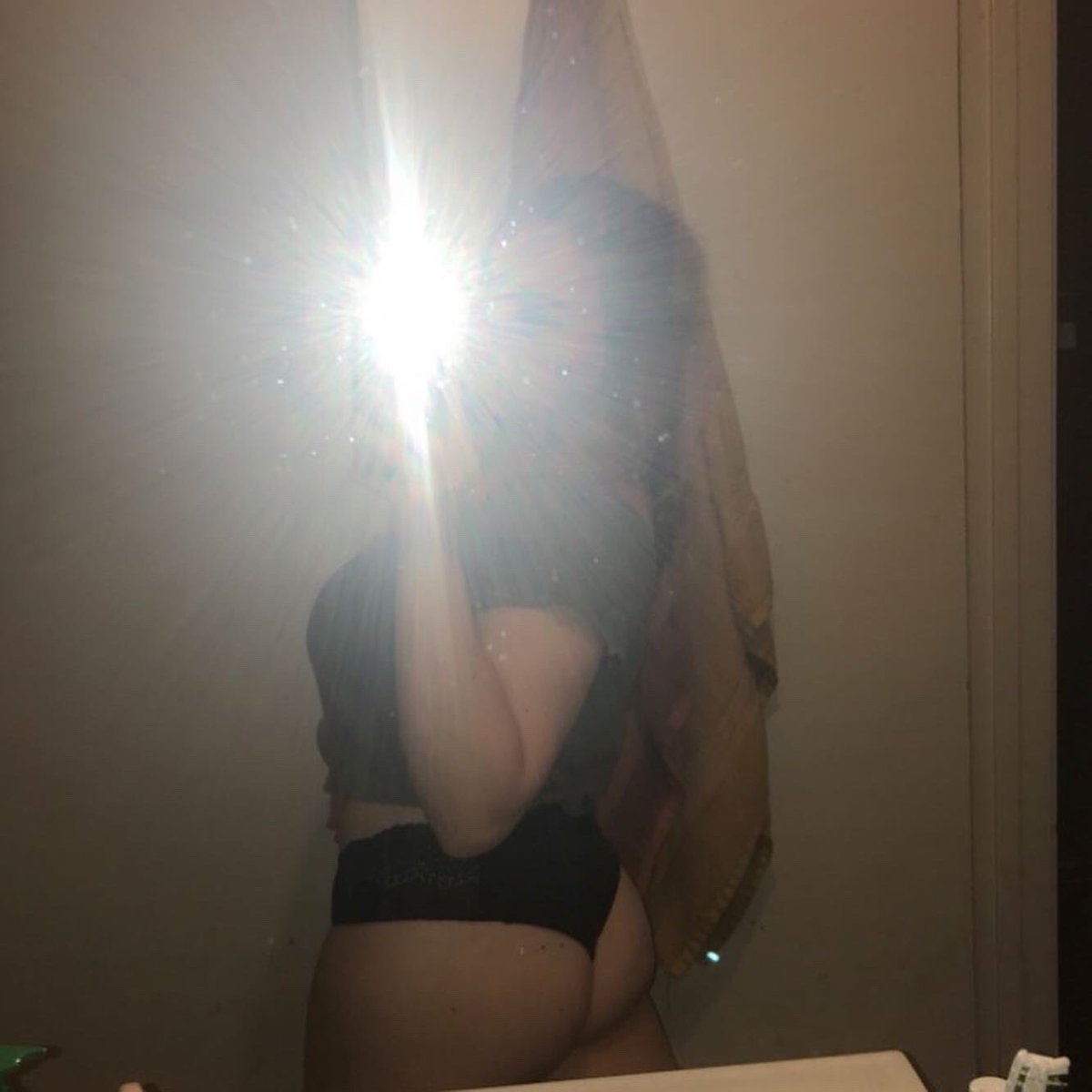 ChyBird_'s tweet photo. My onlyfans sale ends tomorrow! Get it while the chance lasts😈💦 you can also add my snap for more teasers🤤😌

#onlyfansgirl #Adultery #adultsnapchat #camshow #content #spoilmedaddy #sugarbaby #Milf #sale #cute #nolimit #redhair #bigbootyhoes #bigboobvideo https://t.co/faQryIR5Hf