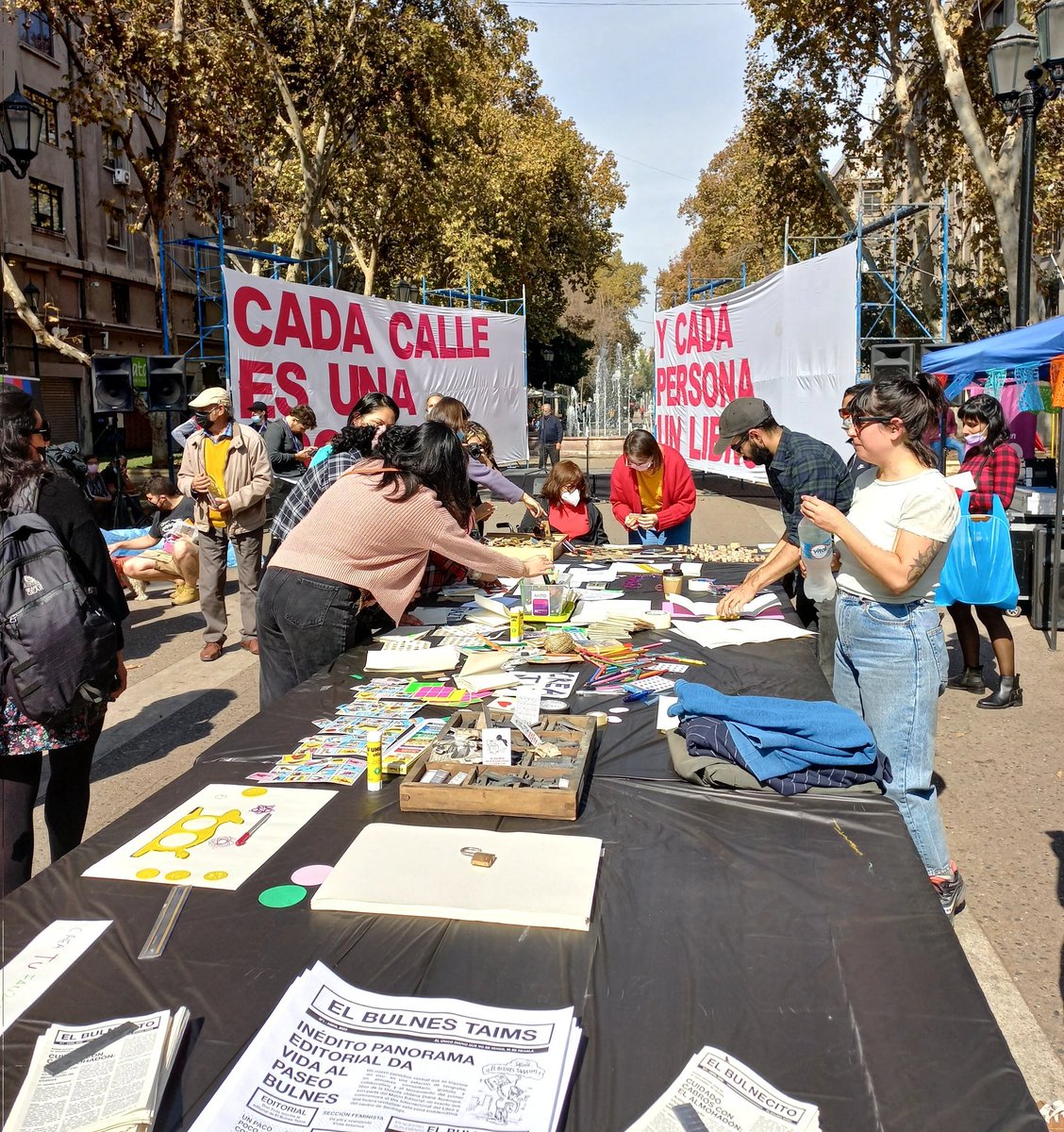 FCEChile's tweet photo. ¡Feliz día del libro!📚🎉
¡Ya estamos con todo en Paseo Bulnes! Te esperamos en nuestro Malón Editorial.
@Muni_Stgo
@stgojoven
@FCEMexico
@EmbaMexChi
@filusach
@DAurenque
@sztajnszrajber

#Maloneditorial #paseobulnes #diadelibro #republicadelectores #leemosporquesi #librosfce https://t.co/z9mkBCmO9g