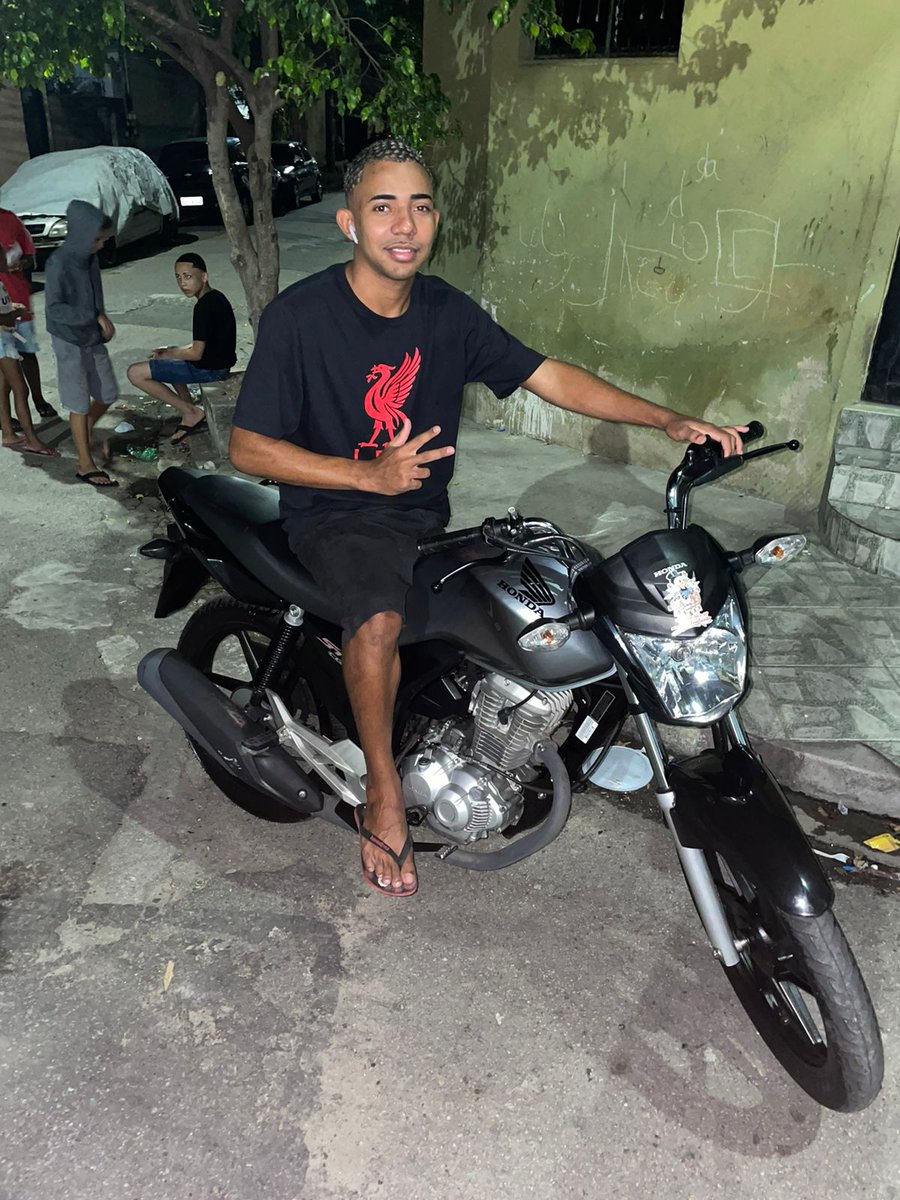 gustavo1brok's tweet photo. Agradeço a Deus pelo dom da vida e pela oportunidade de viver mais um ano 🙏🏼❤🥳 https://t.co/GGKYsKasjl