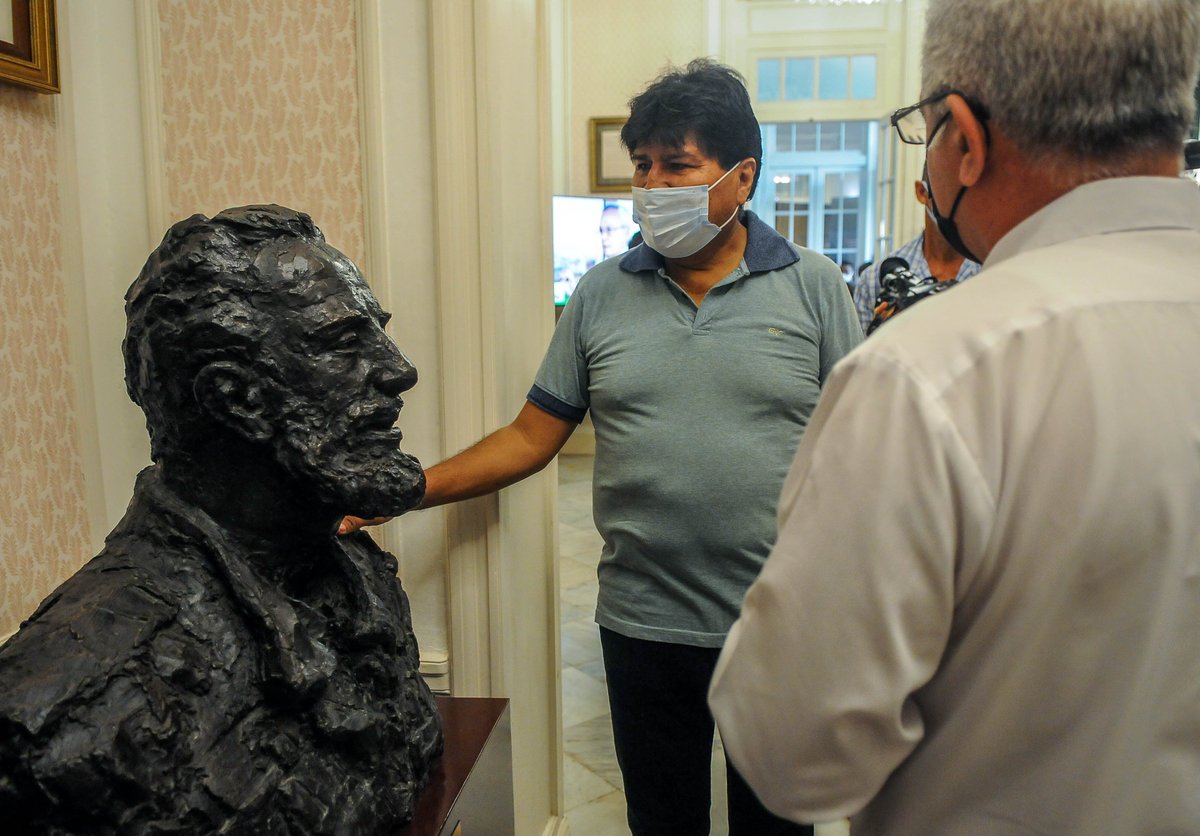 correa766's tweet photo. El expresidente boliviano Evo Morales, de visita en Cuba, afirmó este sábado que Fidel Castro, su "abuelo sabio", sigue siendo "fuente de inspiración para revolucionarios", tras recorrer el centro que preserva en La Habana el legado del padre de la revolución cubana. https://t.co/ebkstXa4Pc