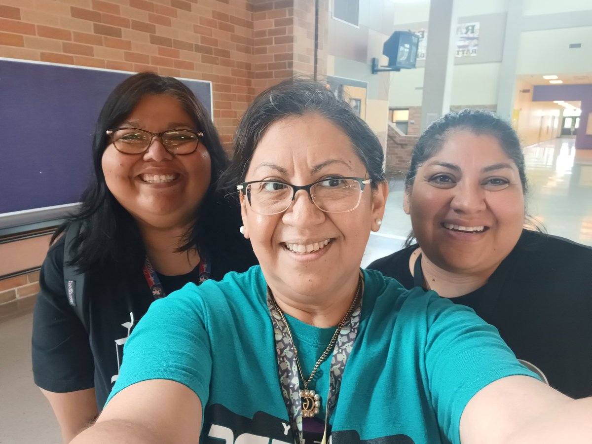 We remembered to get a selfish in before we left😁