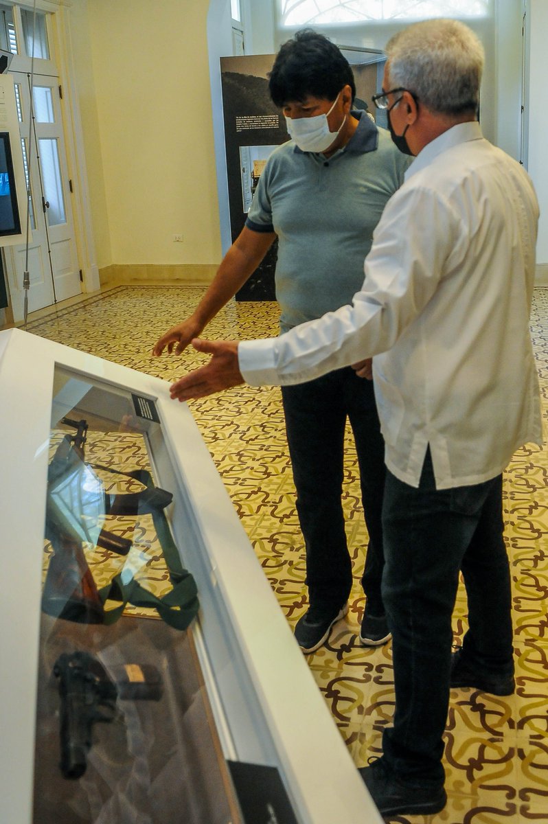 correa766's tweet photo. El expresidente boliviano Evo Morales, de visita en Cuba, afirmó este sábado que Fidel Castro, su "abuelo sabio", sigue siendo "fuente de inspiración para revolucionarios", tras recorrer el centro que preserva en La Habana el legado del padre de la revolución cubana. https://t.co/ebkstXa4Pc