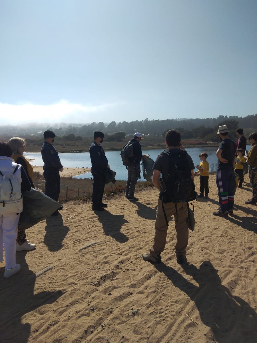 DGTM_Chile's tweet photo. La Capitanía de Puerto de #Algarrobo apoyó una @LimpiezaPlayas que se realizó en el sector del humedal #ElMembrillo, ubicado en la playa Algarrobo Norte, en el marco del #DiaInternacionalDeLaTierra.
@Armada_Chile @AlgarroboNews @Maritgobsno @Munialgarrobo https://t.co/9HML8BYeHN