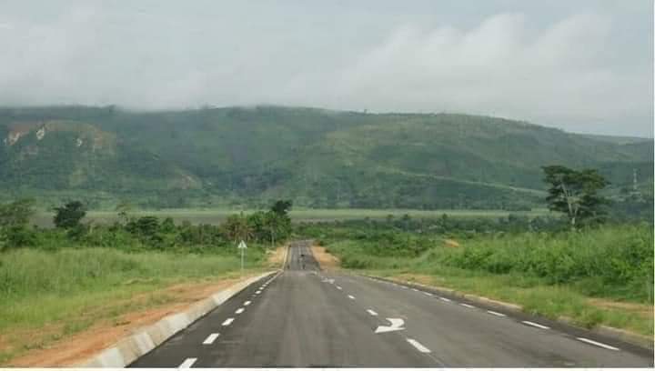HonoreMvula1's tweet photo. 4/5
30. Route Sud-Kivu
31. Kongo Central
32. Route Goma-Bunagana
33. Route Goma-Kibumba-Bunagana
34. Likasi
35. Route Lubumbashi-Kasomeno- Kasenga- Pweto.
36. La route Likasi – Kolwezi
37. RN 1 : Mukadi - Kikwi

Texte et photos d’Alidor Mutudi. https://t.co/8YcA06HDo4