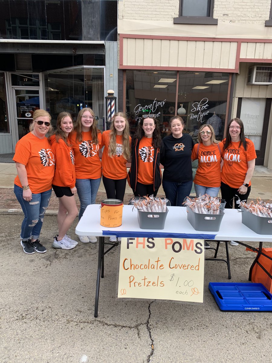 SuptAnnaAfsd145's tweet photo. Perfect weather for Pretzel Fest ( except for the wind). All smiles FSD145. C’mon down and check us out. ⁦@FSD145⁩ ⁦@CloatJulia⁩ ⁦@PretzSports⁩ https://t.co/EeDdhqkwBf