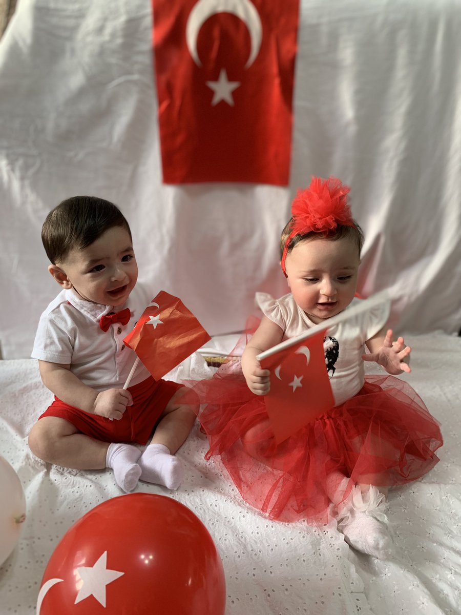 SeydanurErdem's tweet photo. #23Nisan Ulusal Egemenlik ve Çocuk Bayramımız Kutlu Olsun 🇹🇷
#Yasasın23Nisan https://t.co/tIuGrcNj9F