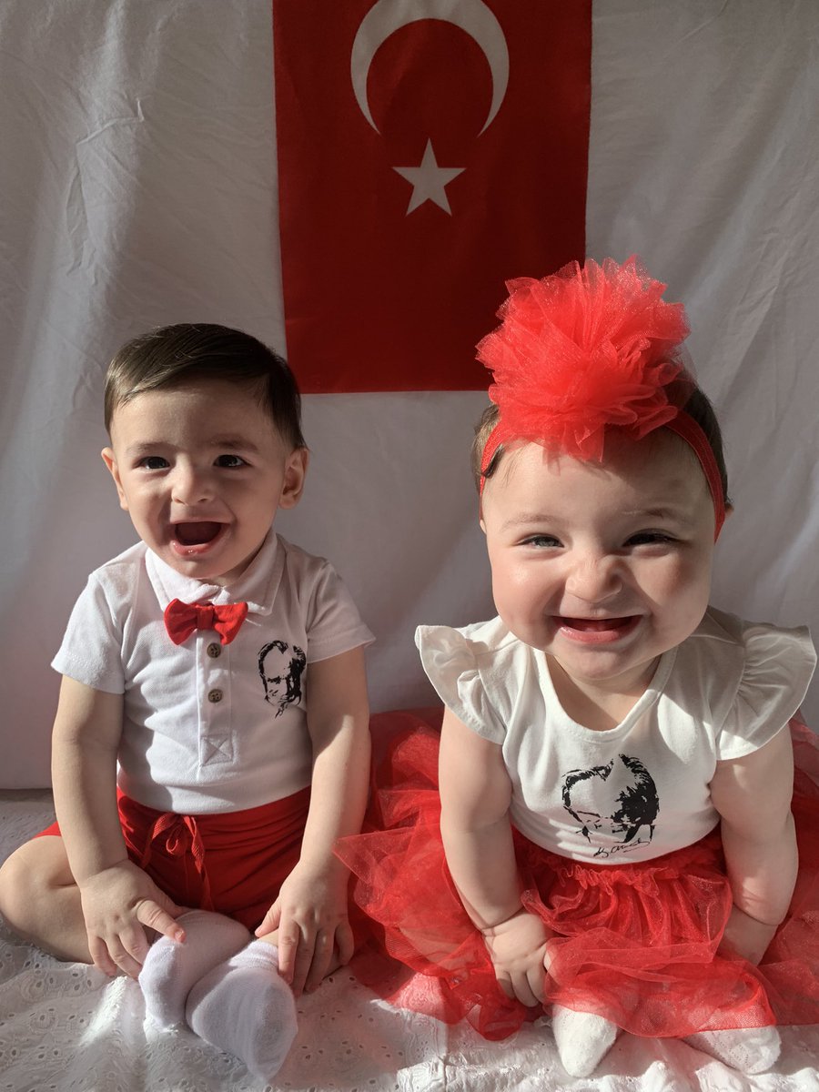 SeydanurErdem's tweet photo. #23Nisan Ulusal Egemenlik ve Çocuk Bayramımız Kutlu Olsun 🇹🇷
#Yasasın23Nisan https://t.co/tIuGrcNj9F