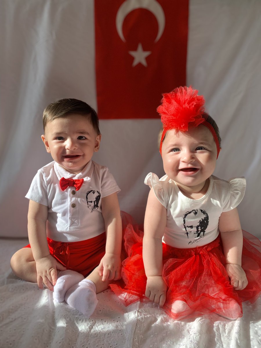 SeydanurErdem's tweet photo. #23Nisan Ulusal Egemenlik ve Çocuk Bayramımız Kutlu Olsun 🇹🇷
#Yasasın23Nisan https://t.co/tIuGrcNj9F