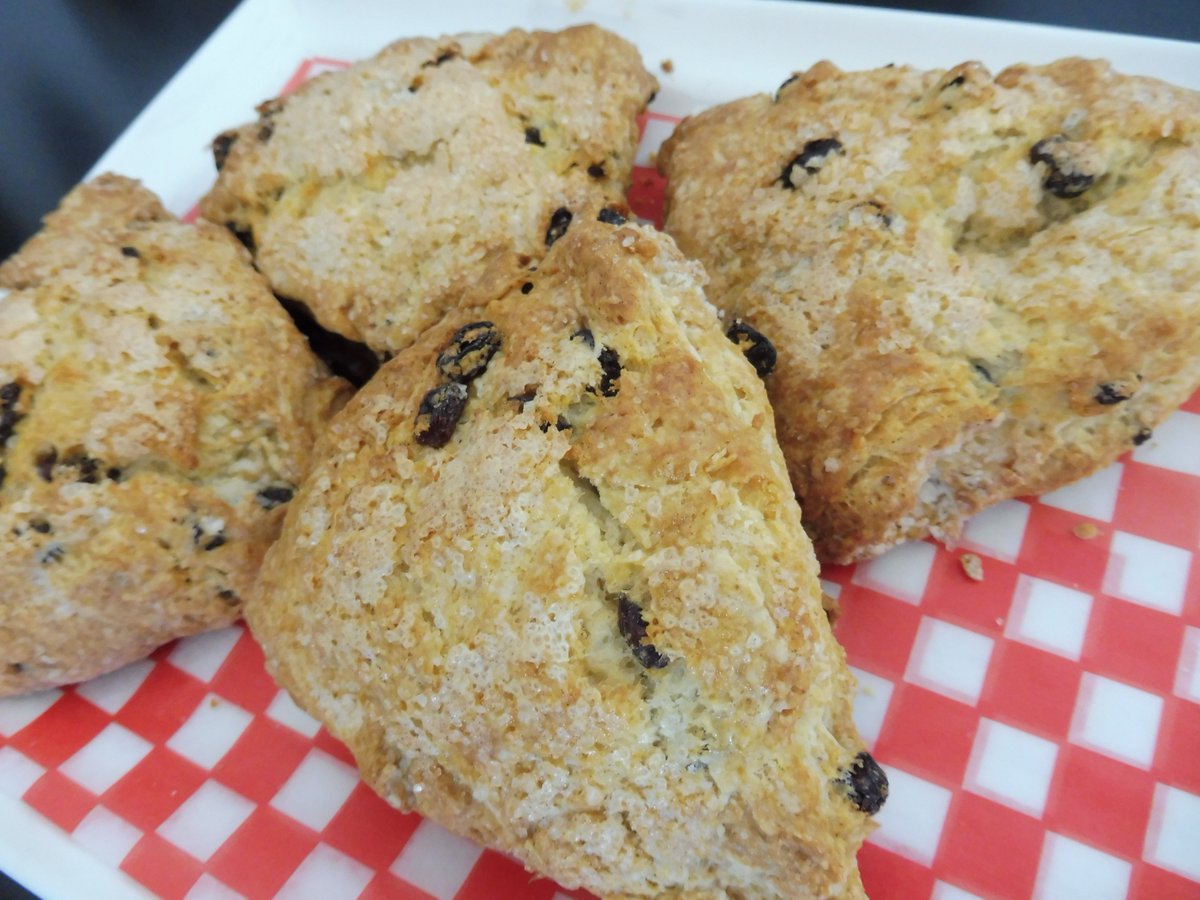 InspireCafe1's tweet photo. Banana Muffins and Raisin Scones today. #freshbaking #saturday #medhat https://t.co/d5UPPTSLb3