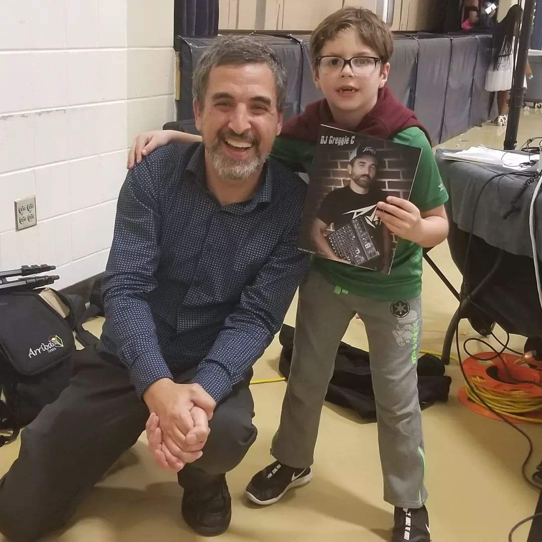 When one of your fans comes up and wants a picture and an autograph. So i also gave him the @peaveyelectronics dj cataligue with me on the cover. Thank you again Highland elementary for another awesome special persons dance.  #djentertainmentschool #djschool #rtdj #djlife