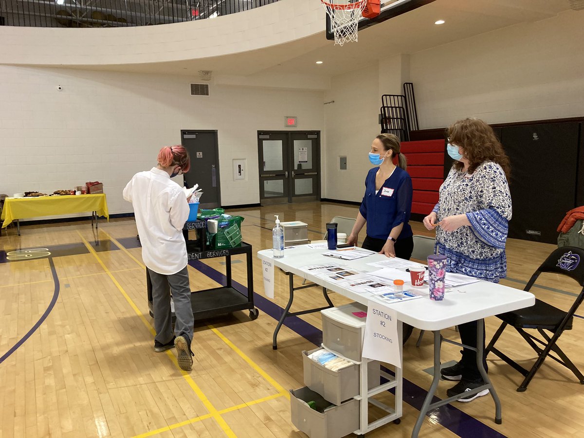 tracey_tapper's tweet photo. Project SEARCH Halton Partnership Skills Assessment Day- Congratulations to next year’s candidates for completing our first skills day. A special thank you to our many volunteers from HCDSB, CLNH and CSD. In addition, thank you to our current interns for their leadership. https://t.co/r2PZo7VKLC