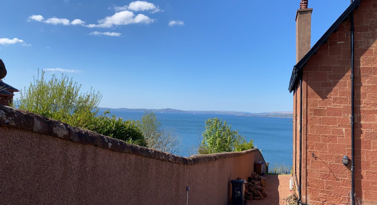 linda20820's tweet photo. What a beautiful day, out for a walk and looking across from #NorthAyrshire to #Bute #Argyll #Innellan https://t.co/DtXxoClReJ