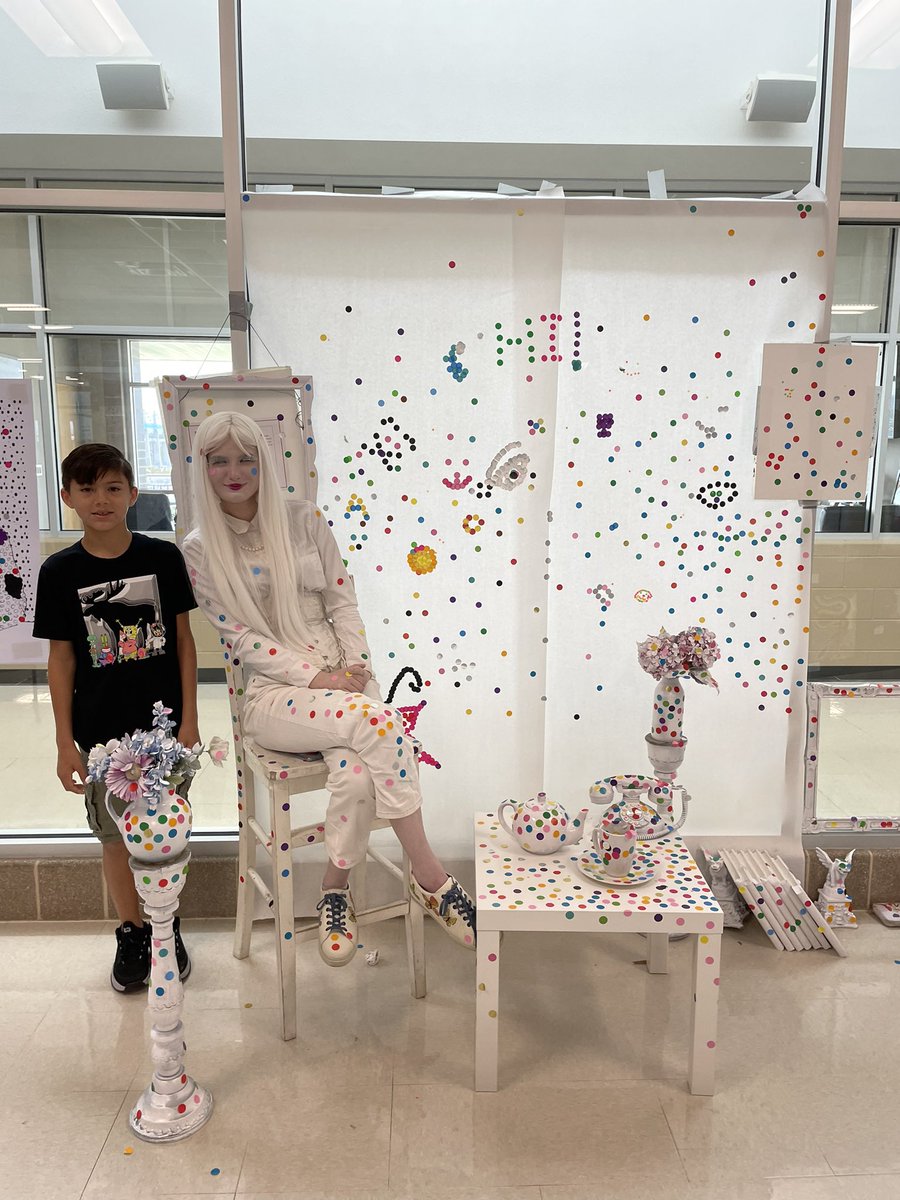 Asavsam's tweet photo. Another amazing day with my son.  @NISDKuentz @NISD_FineArts put on an amazing art show today. https://t.co/uAZCKaBPTA