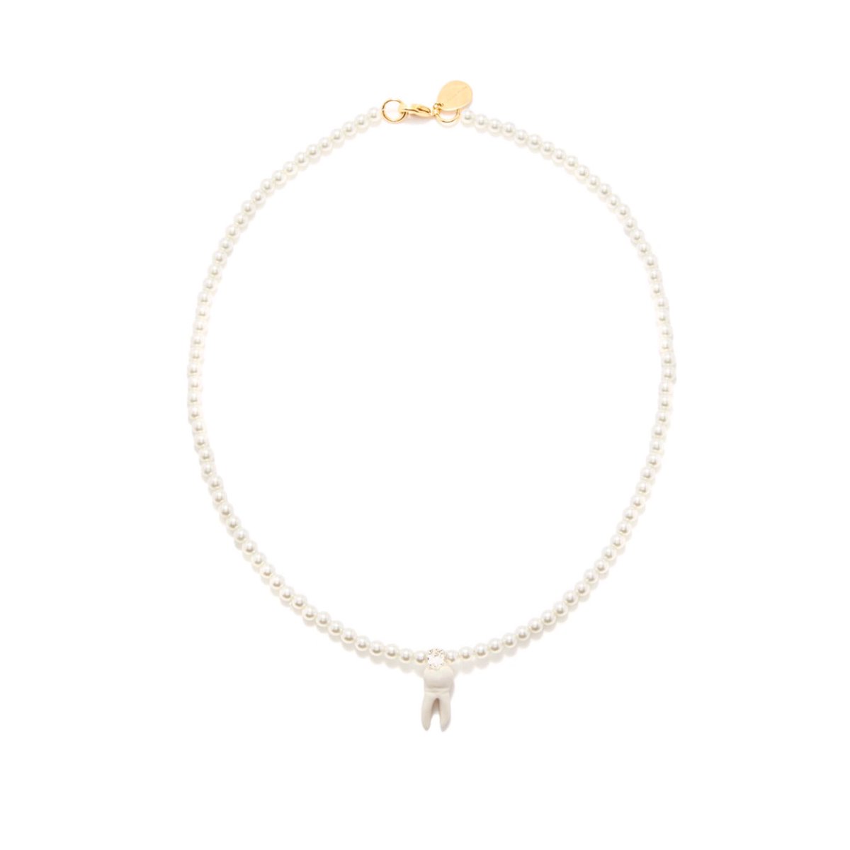 #JENNIE wearing #SIMONEROCHA #SUPREME

Simone Rocha - baby tooth pearl necklace - $335 / Rp 4,809,930

Supreme - libertad pendant necklace - $800 / Rp 11,486,600