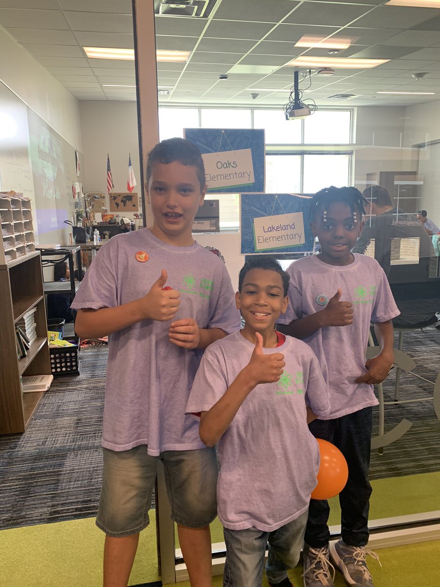 HBohlmeyer1's tweet photo. #HumbleSciO Look at the @HumbleISD_OE  Oaks 5th graders ready for a reflection relay competition! #allsmiles #everychildeveryday #bethelight https://t.co/tZu6ijlLae