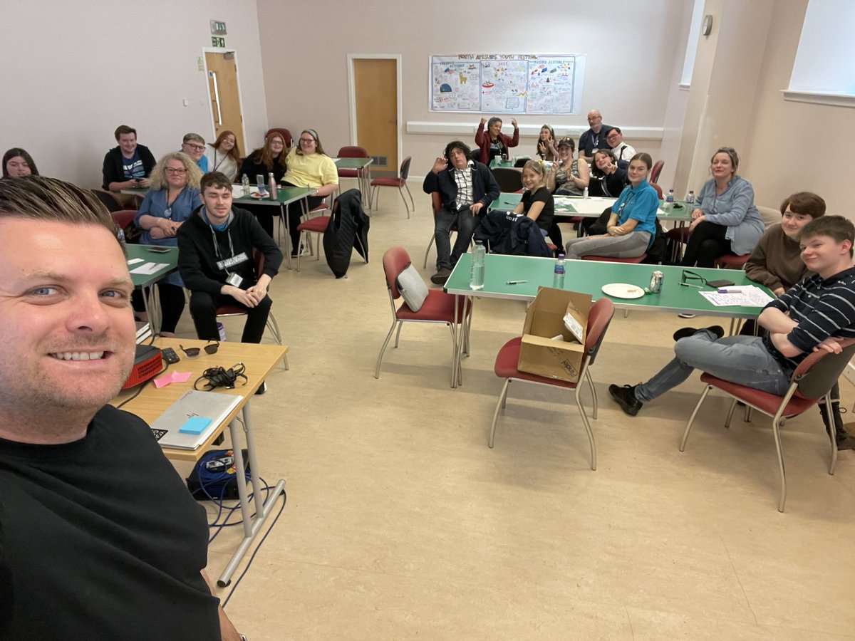 StuartForsyth's tweet photo. Thanks @NAYouthServices for having me along to run a Social Media workshop https://t.co/zngHYOOlua