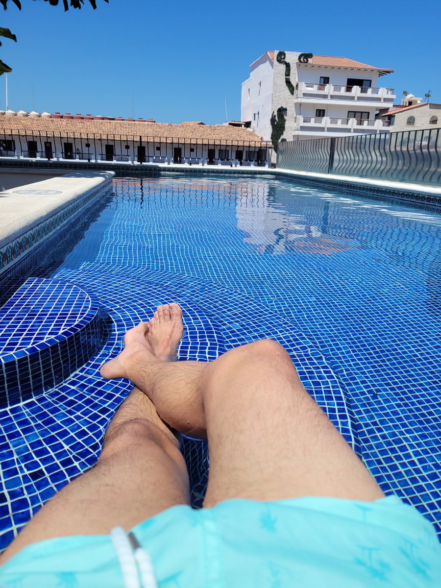 Jp30Mando's tweet photo. Soak up the sun. 🏖 https://t.co/4LTrB0KOlV