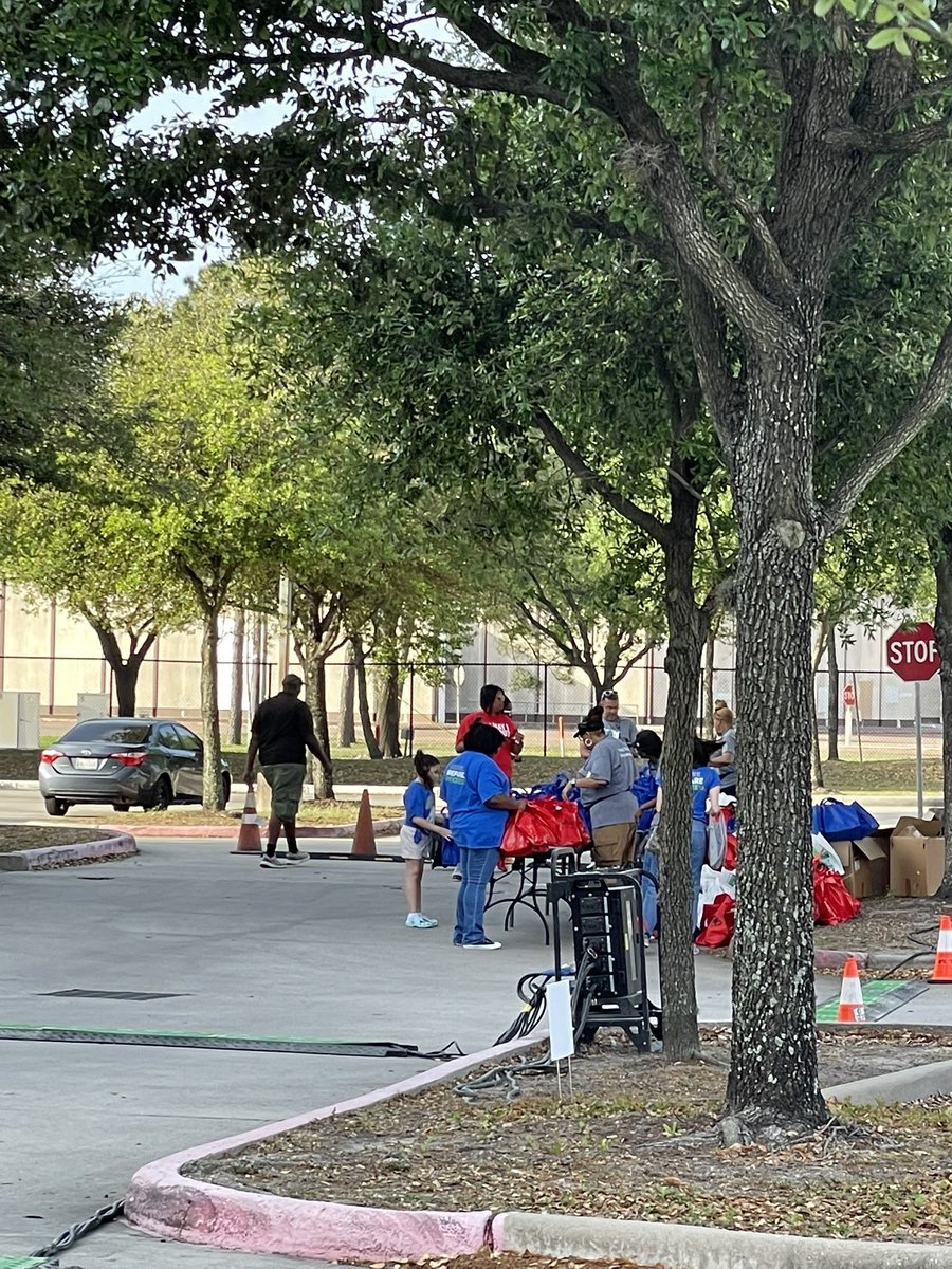 HISDCTE's tweet photo. When I Grow Up Expo Prep!! Everyone is invited!! Explore, Engage, Discover your future!!! 10:00 am to 1:00 pm @HISDSupe @HISDCTEadvisors @HoustonISD https://t.co/wkgIhYfHVG