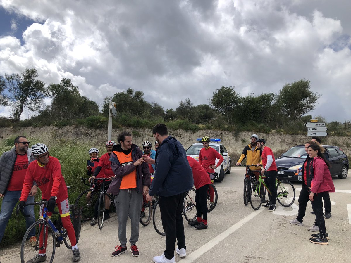 JovesLlengua's tweet photo. relleu entre Llubí i Maria!🤩🙌🏼😝 https://t.co/NgVM5wBVni