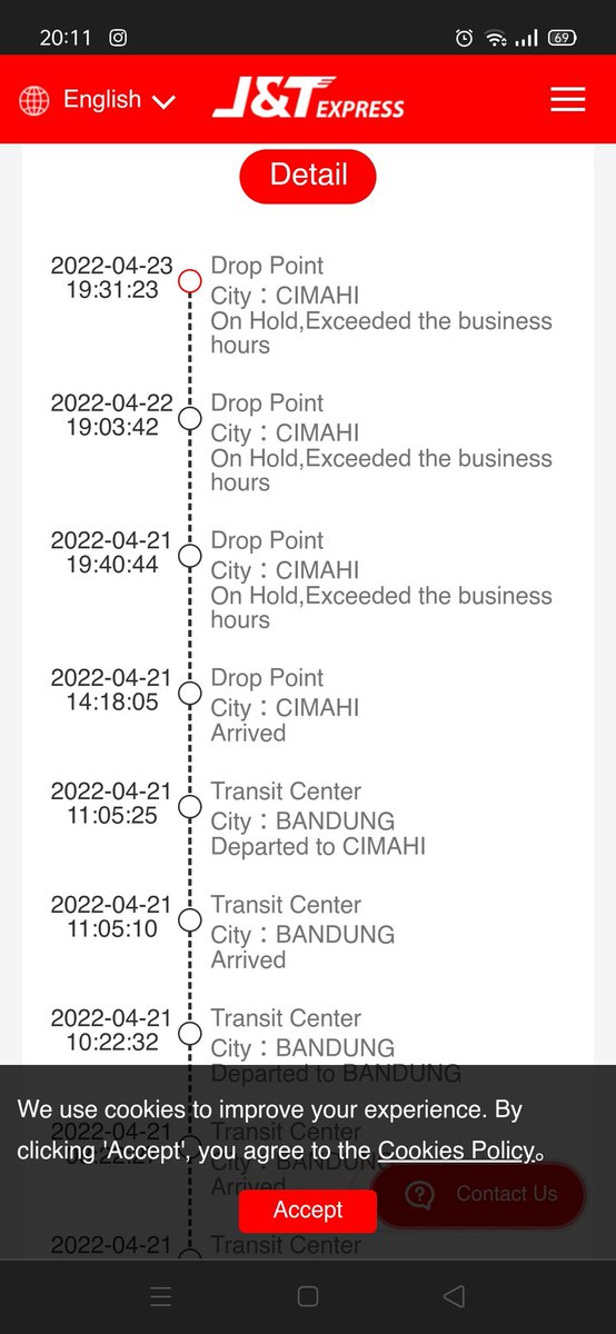 geraldinearg's tweet photo. Gila @jntexpressid ngirim paket kaya ga niat kerja begini. Liat itu statusnya dah 3 hari ga berubah. Jakbar - Cimahi doang loh ini padahal. Ogah bet disuruh jemput paketnya, bayar ongkir buat apaan? https://t.co/d7EhWpPcyk